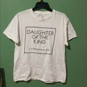 Gildan (L) white and black shirt